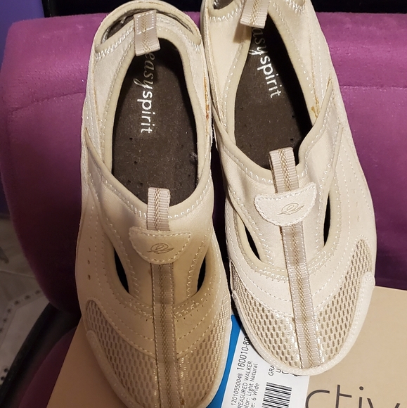 Easy Spirit Treasured Slingback Shoe 